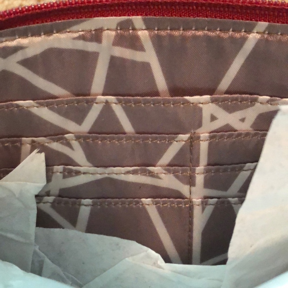 Red clutch - Picture 4 of 5
